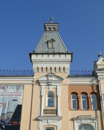 Фасад Народного дома после реставрации. Архитектура Барнаула