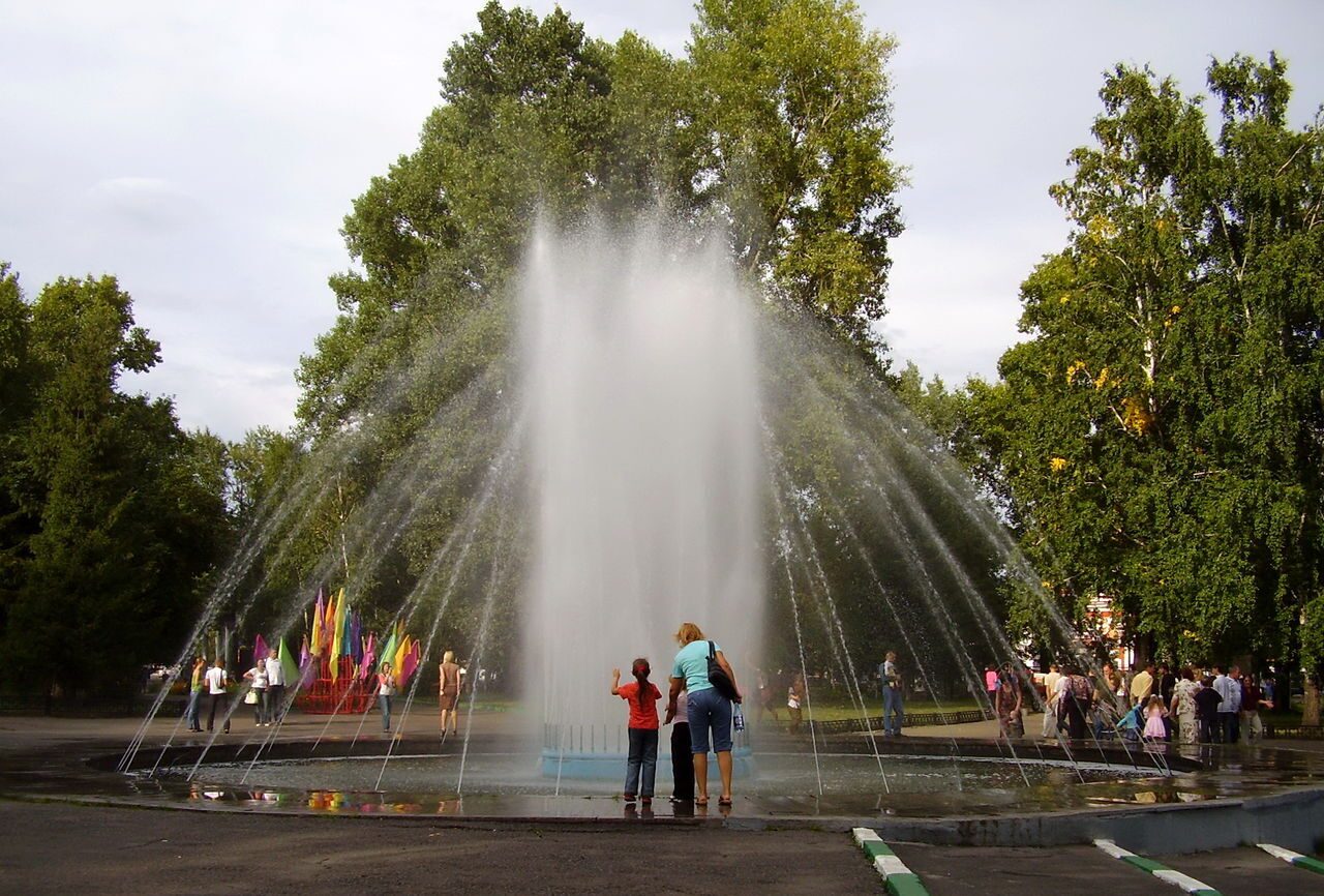 Парк барнаул сайт. Барнаул парк. ПКИО центрального района Барнаул. Центральный парк Барнаул. Центральный парк Новосибирск фонтан.